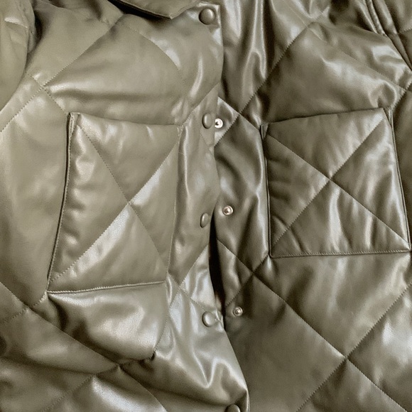 Calvin Klein brand new Quilted pleather puffer. It is a xl. - Picture 7 of 11